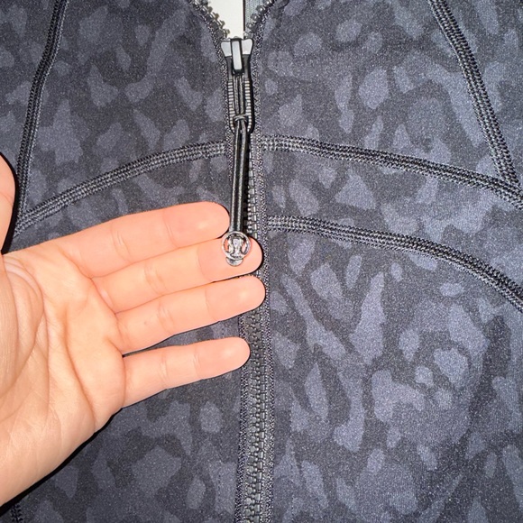 Lululemon Define Jacket Luxtreme in Formation Camo Deep Coal Size 6 Never Worn - Picture 12 of 13
